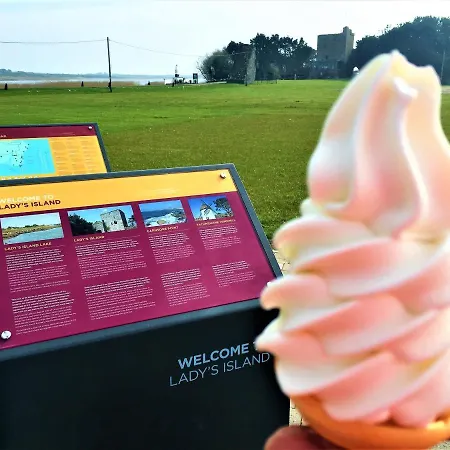 St Awaries Studio, Carne Apartamento