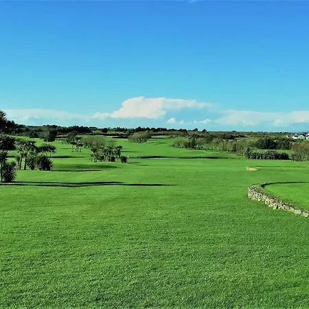 St Awaries Studio, Carne 로슬레어